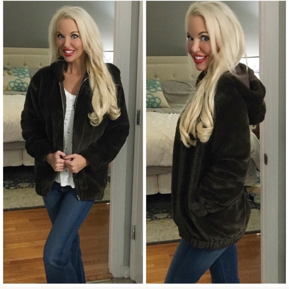 ❤️LAST 1! Snuggly Faux Fur Jacket! - Picture 1 of 3